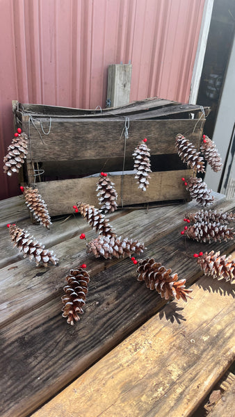 8’ Pine Cone Garland